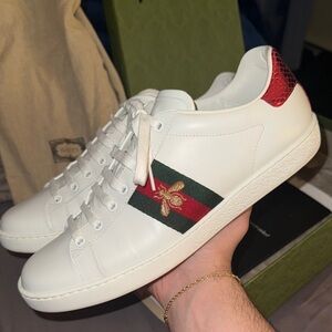 Gucci Bee Ace Sneakers Size 9.5 Mens / 11.5 Womens with Original Box EUC